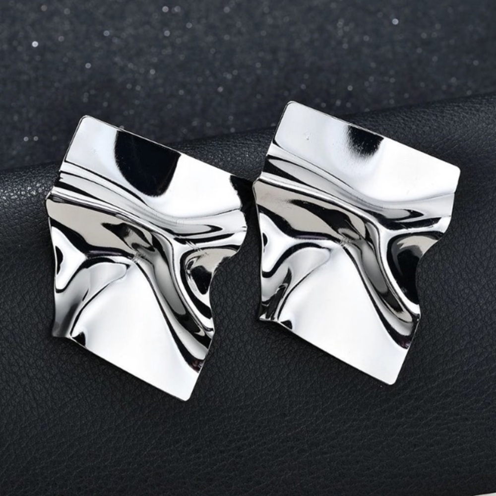 NEW💙💎MODERN SILVERY💍STATEMENT PAPER EARRING💎💙 - Picture 2 of 8